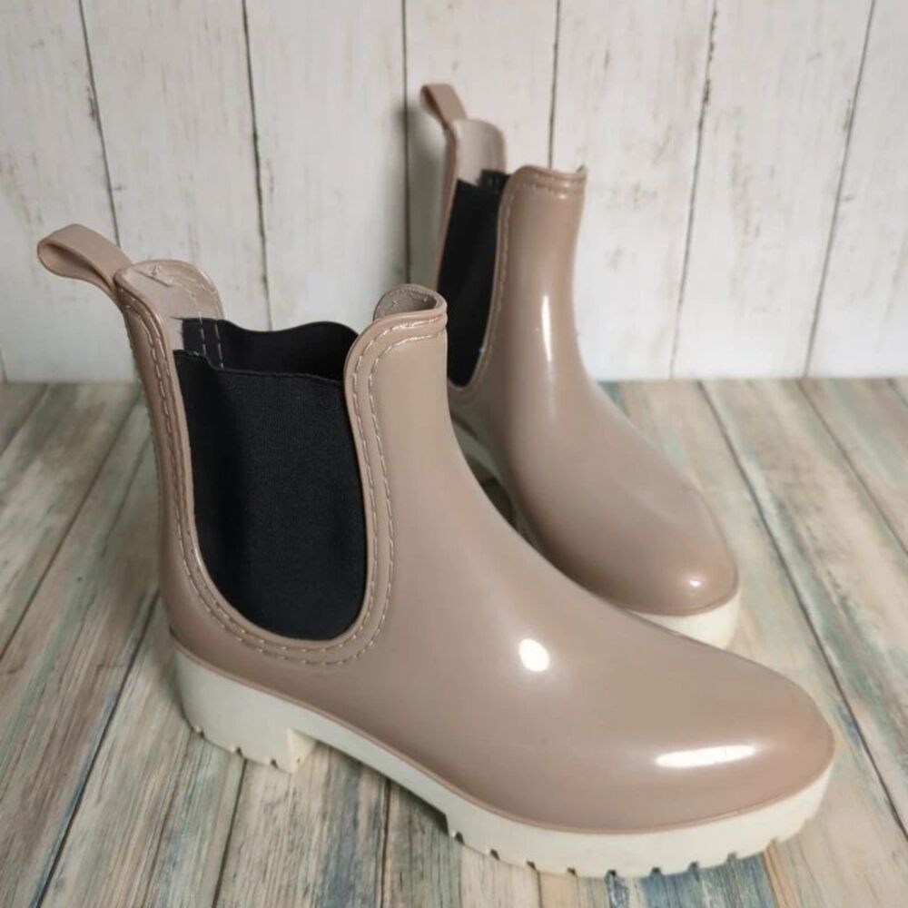 Bamboo Size 7 Taupe Chelsea Rain Boots Chunky Lug Sole Ankle Booties